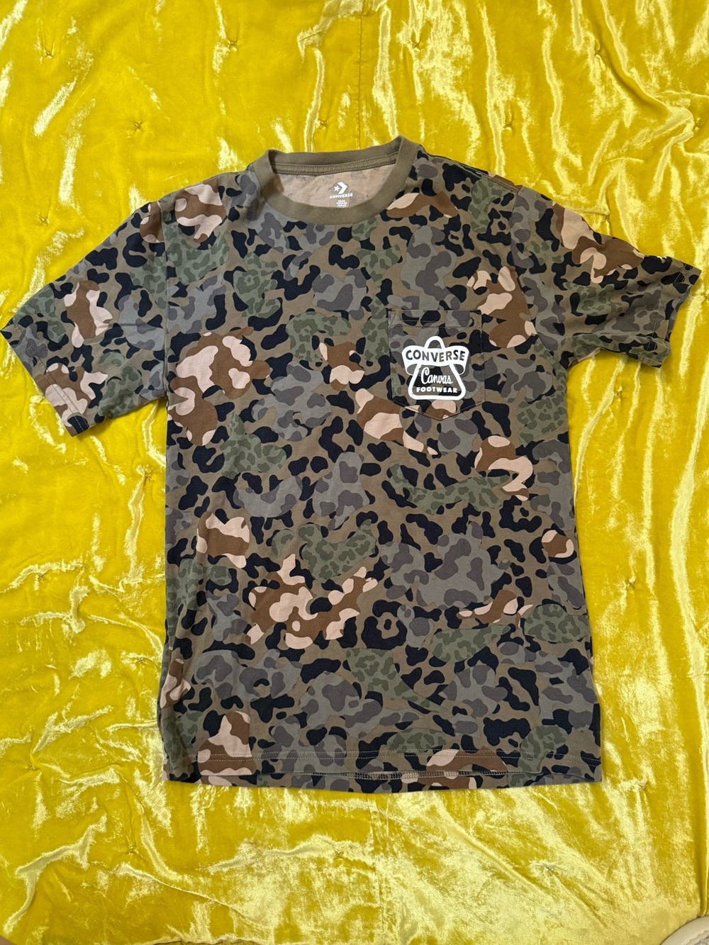 Converse Men’s Camo Short-Sleeve Tee - Olive/Brown/Black.  XS